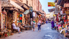 Marokko Marrakesch Souks Foto iStock KHellon.jpg